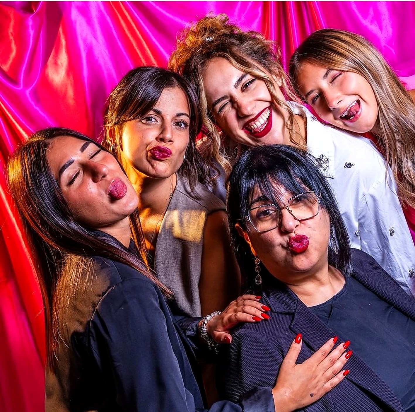 Le clienti di Valory Hair Lab insieme al salone
